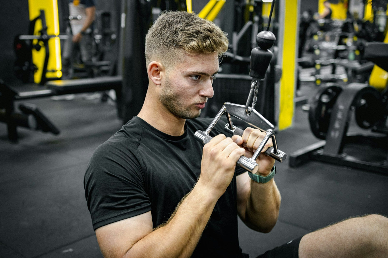 Core-training-gear-including-ab-rollers-and-resistance-bands-for-abs
